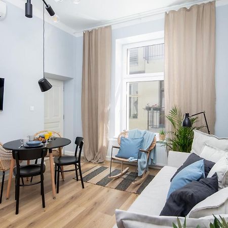 Barbacan Suites - Old Town Apartments - By Upstairs 克拉科夫 外观 照片