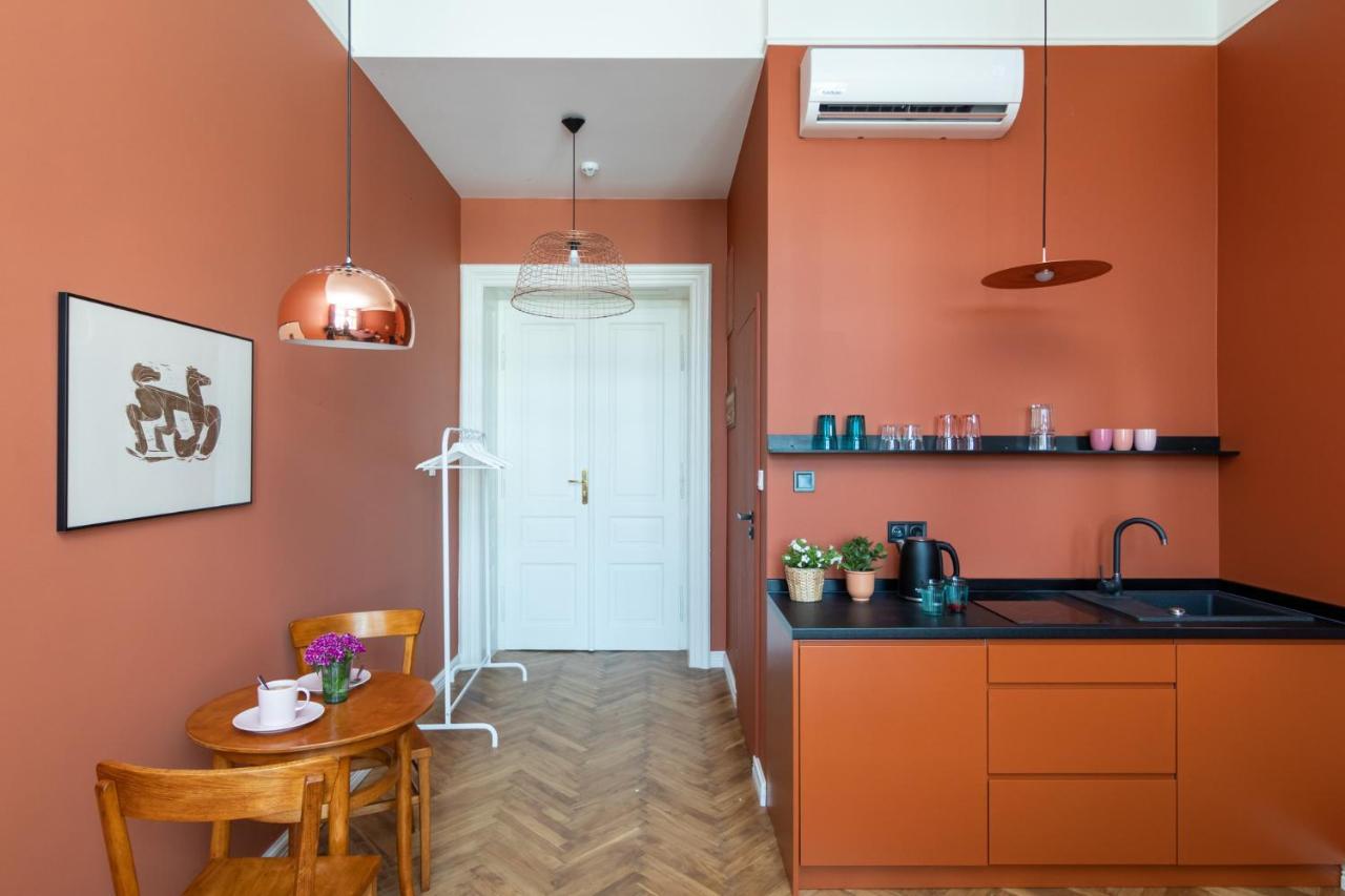 Barbacan Suites - Old Town Apartments - By Upstairs 克拉科夫 外观 照片