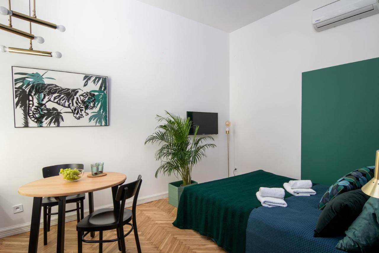 Barbacan Suites - Old Town Apartments - By Upstairs 克拉科夫 外观 照片